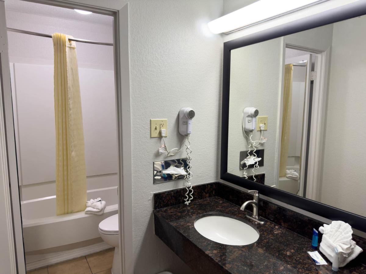 Americas Best Value Inn Austin Dış mekan fotoğraf