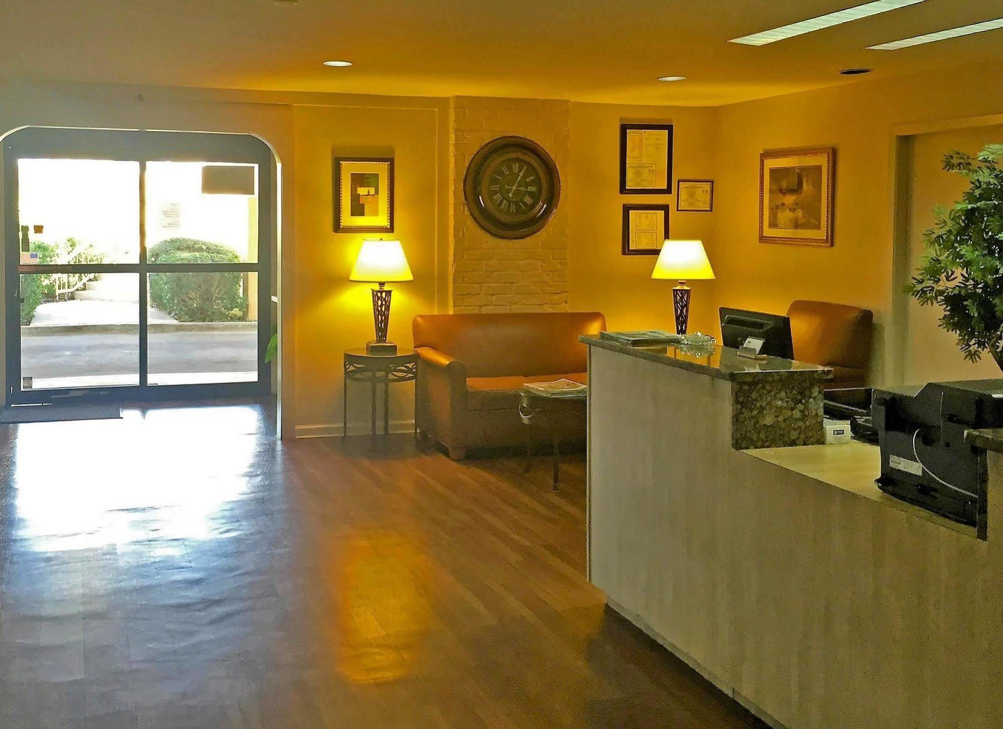 Americas Best Value Inn Austin Dış mekan fotoğraf